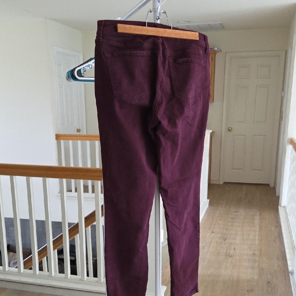 STYLUS Women's Plum Cropped Jeans - Picture 5 of 15